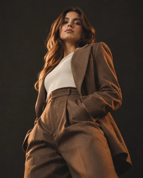Referencia de pose profesional — página 6